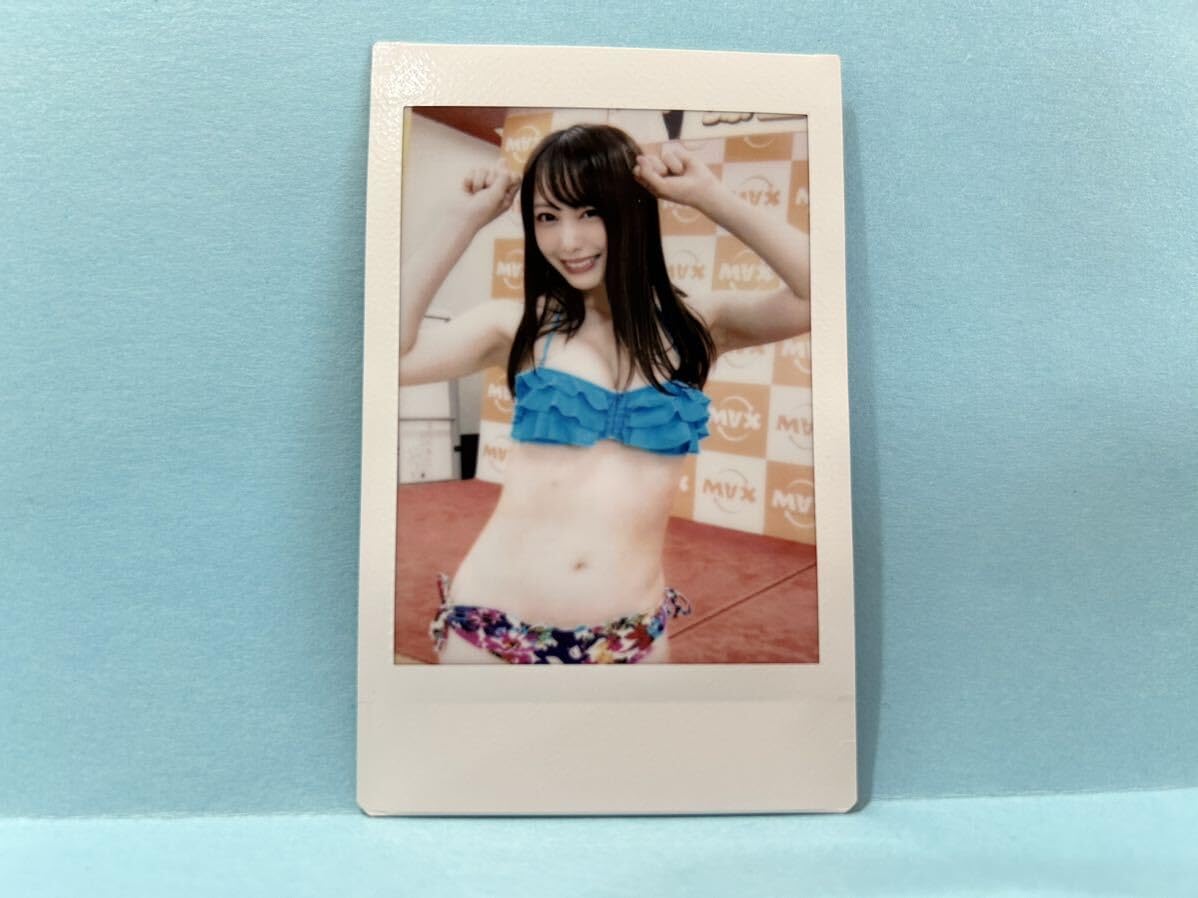 Amazon.co.jp: 弥生みづき チェキ 水着 下着 イベント① : ファッション